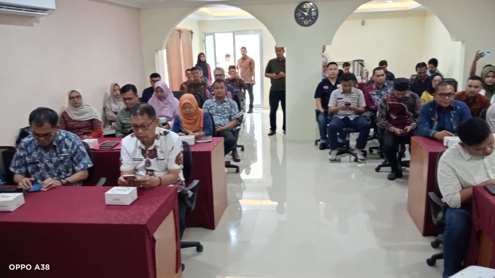 BADAN KESBANGPOL KAB. PESSEL MENGHADIRI UNDANGAN RAKOOR KESBANGPOL KABUPATEN/KOTA SE SUMATERA BARAT 